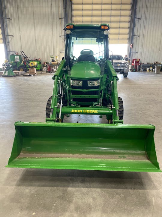 John Deere 4066R