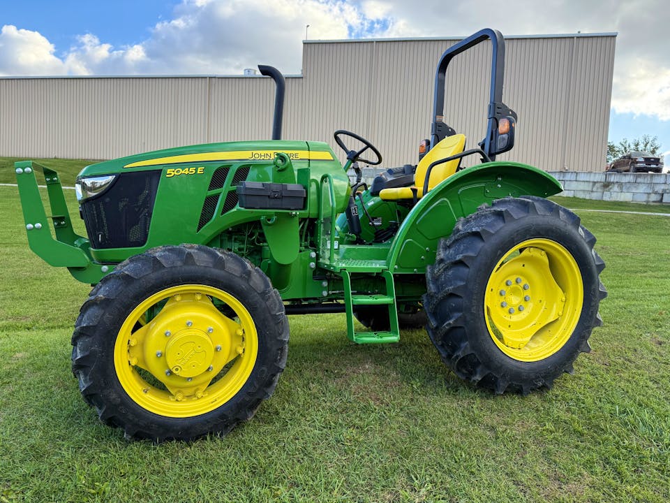 John Deere 5045E