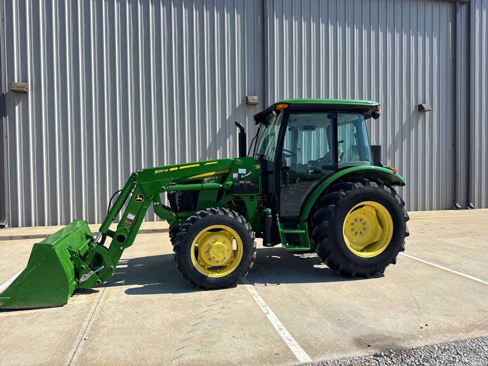 John Deere 5075E