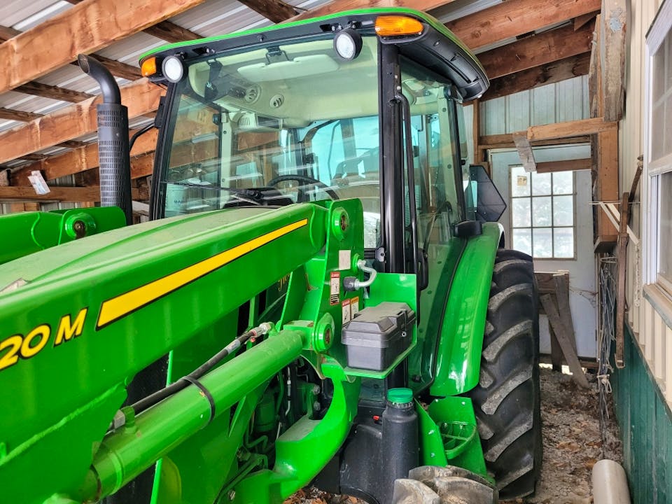 John Deere 5075E