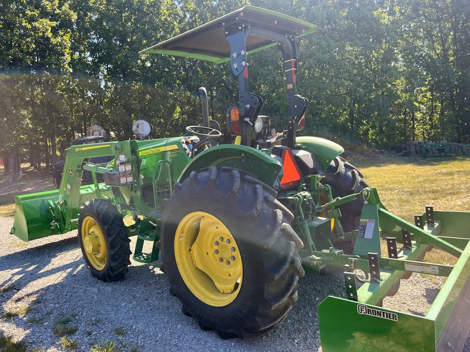 John Deere 5075E