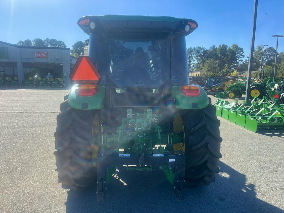 John Deere 5075E