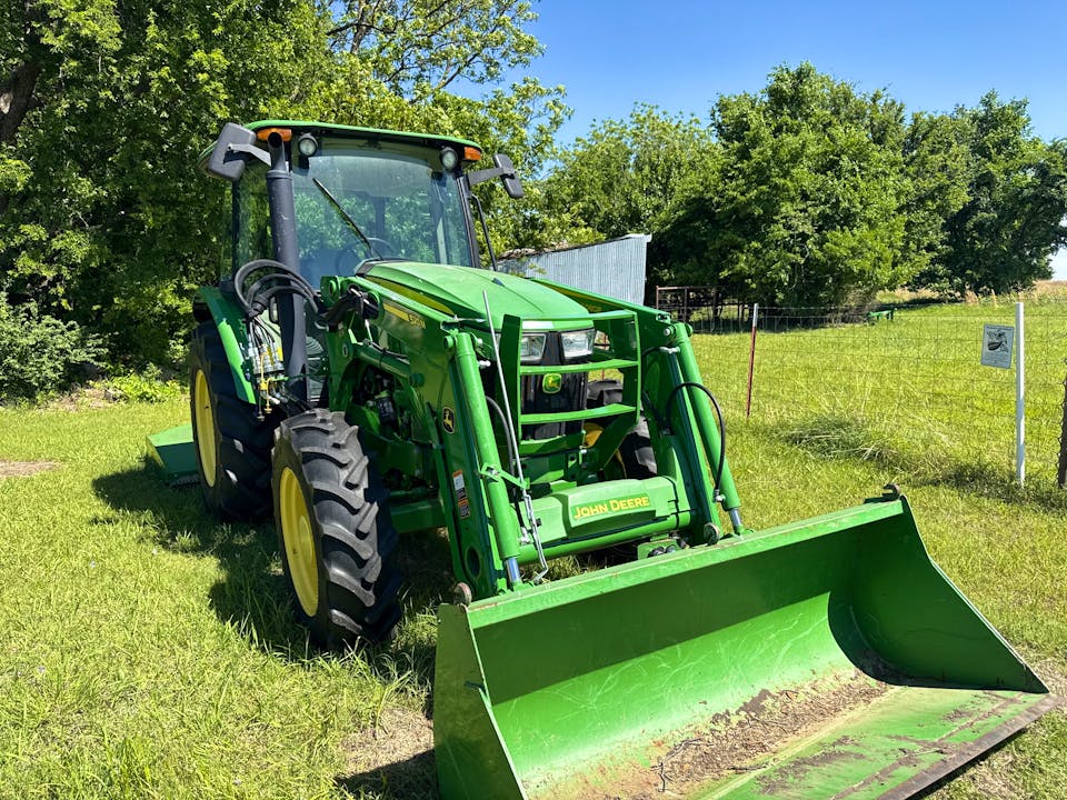 John Deere 5090E