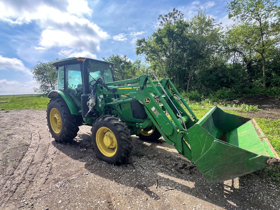 John Deere 5100E