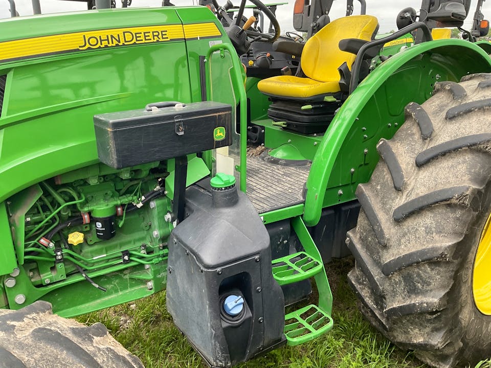 John Deere 5115M