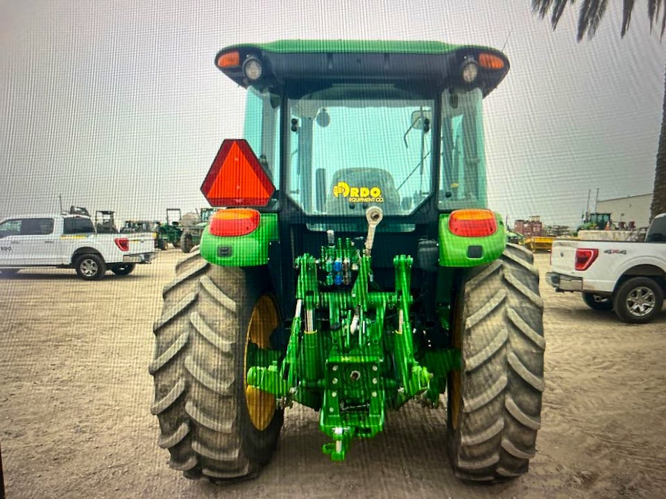 John Deere 5115M