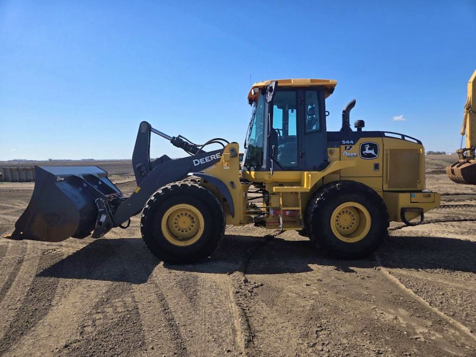 John Deere 544P