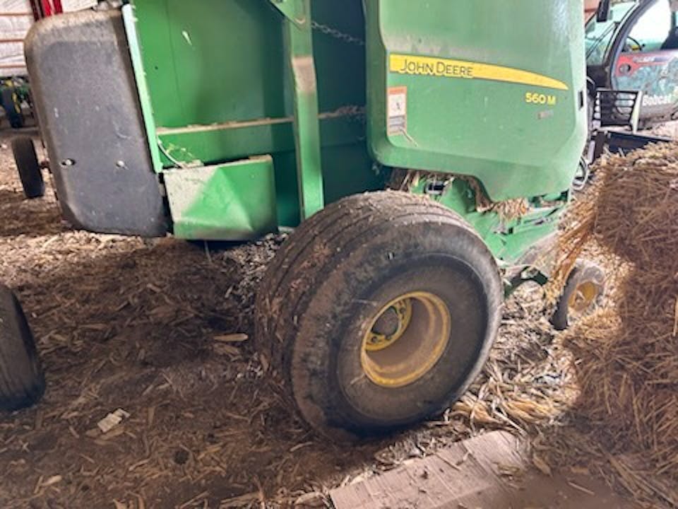 John Deere 560M