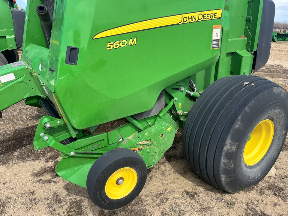 John Deere 560M