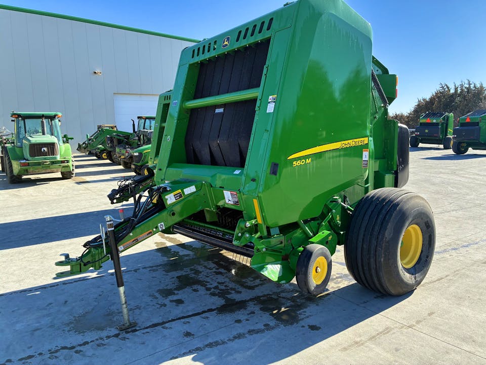 John Deere 560M