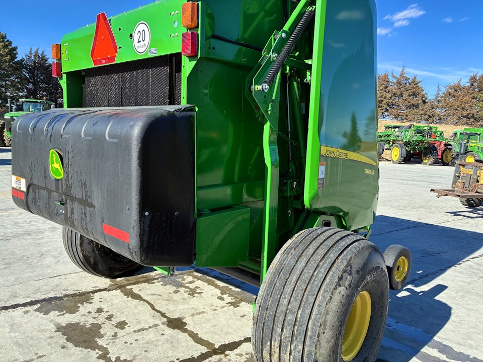 John Deere 560M