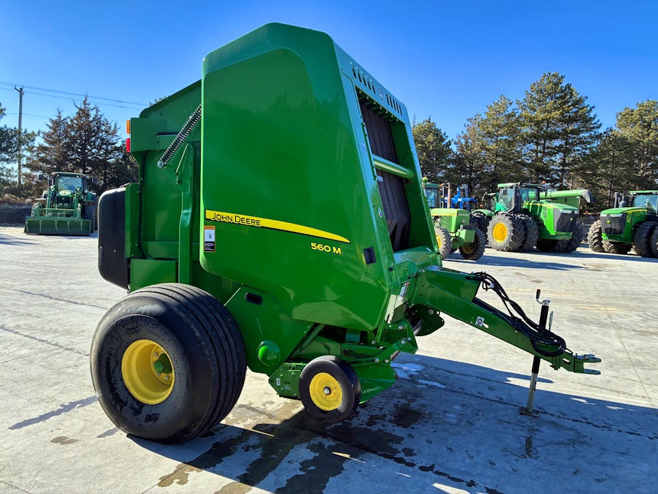 John Deere 560M
