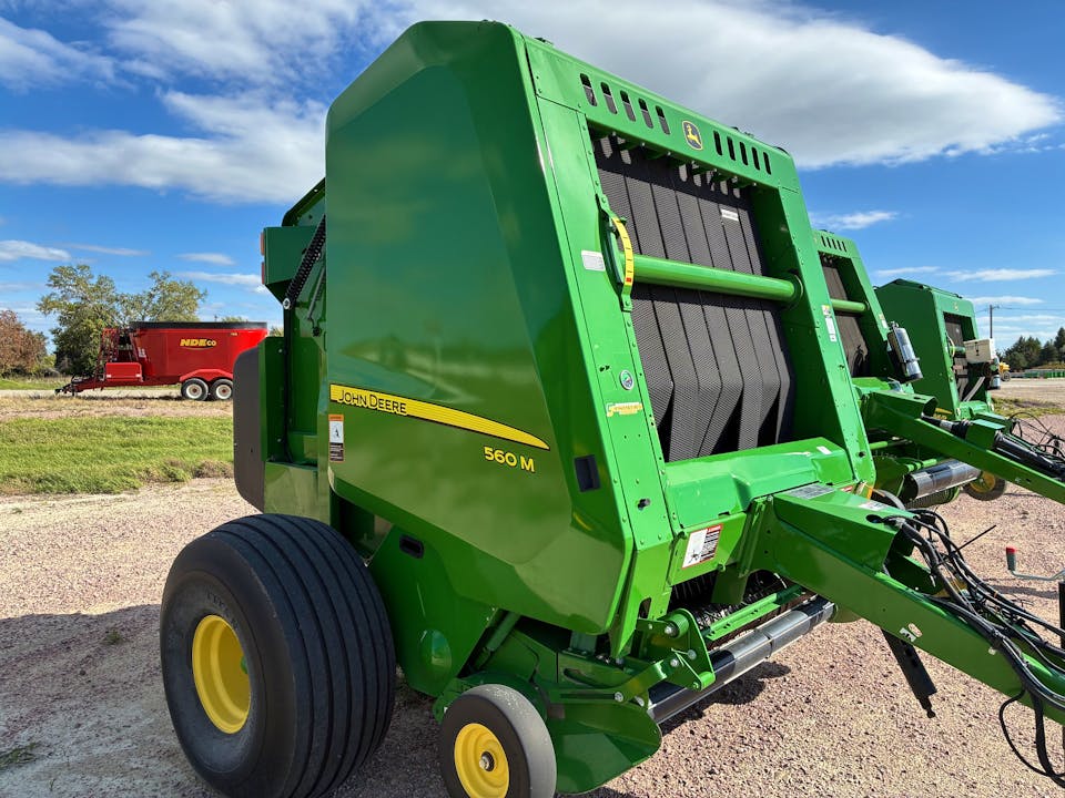 John Deere 560M