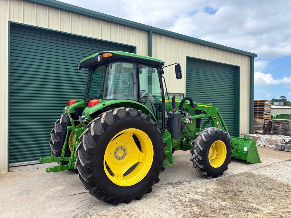 John Deere 6105E
