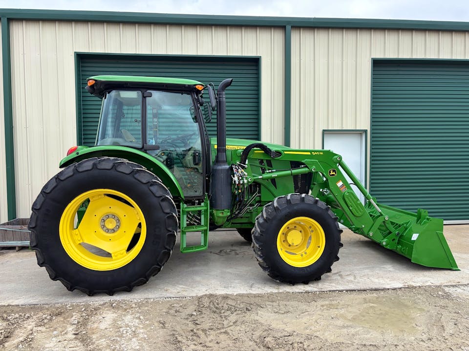 John Deere 6105E