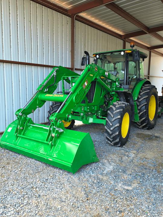 John Deere 6105E