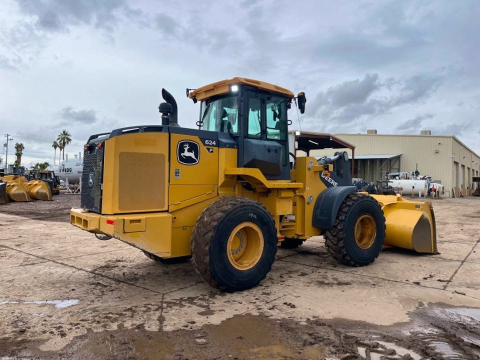 John Deere 624P