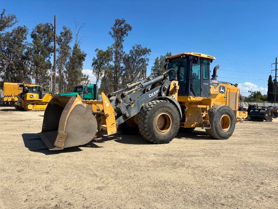 John Deere 624P