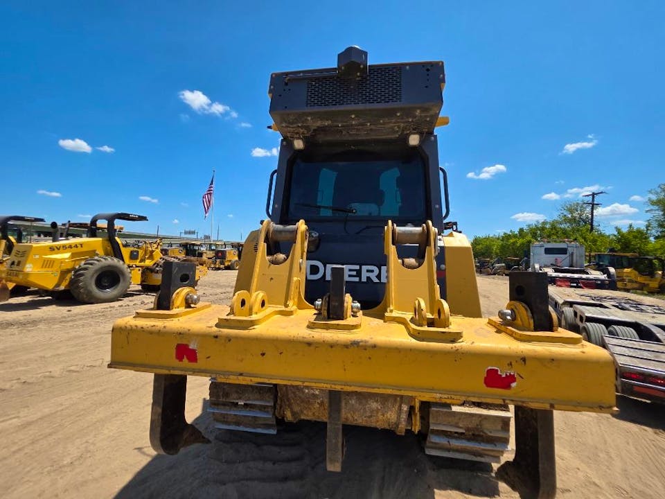 John Deere 700L