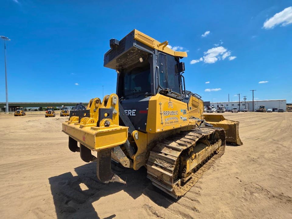 John Deere 700L