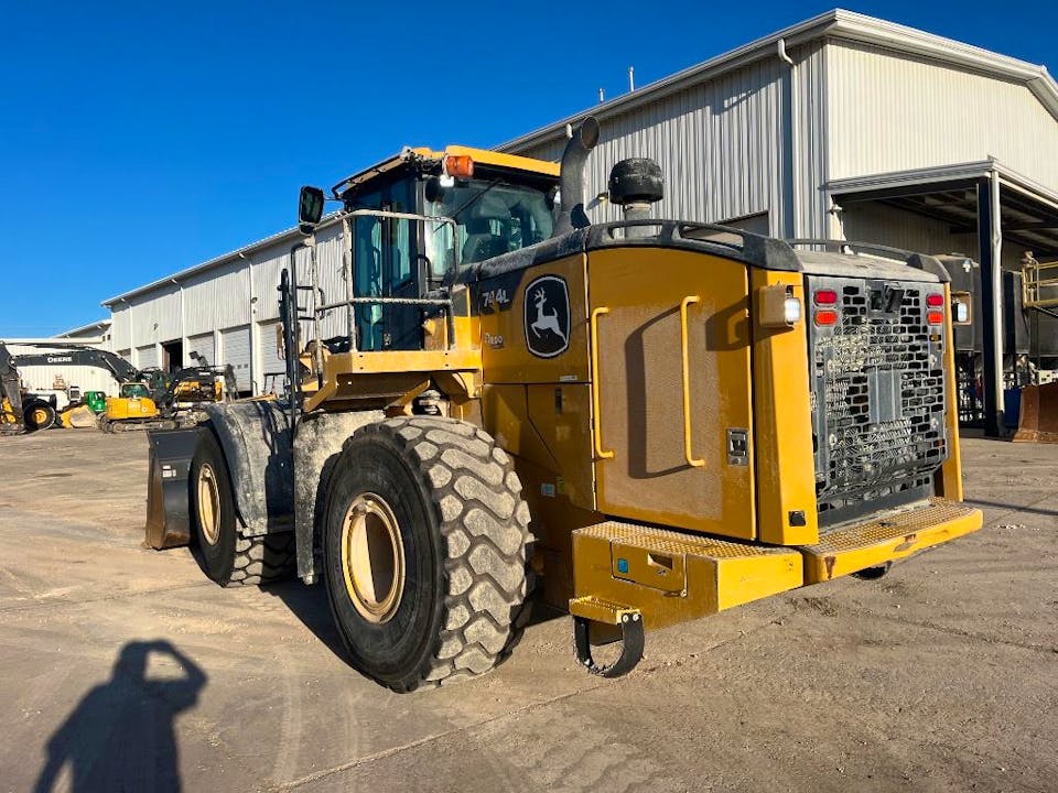 John Deere 744L