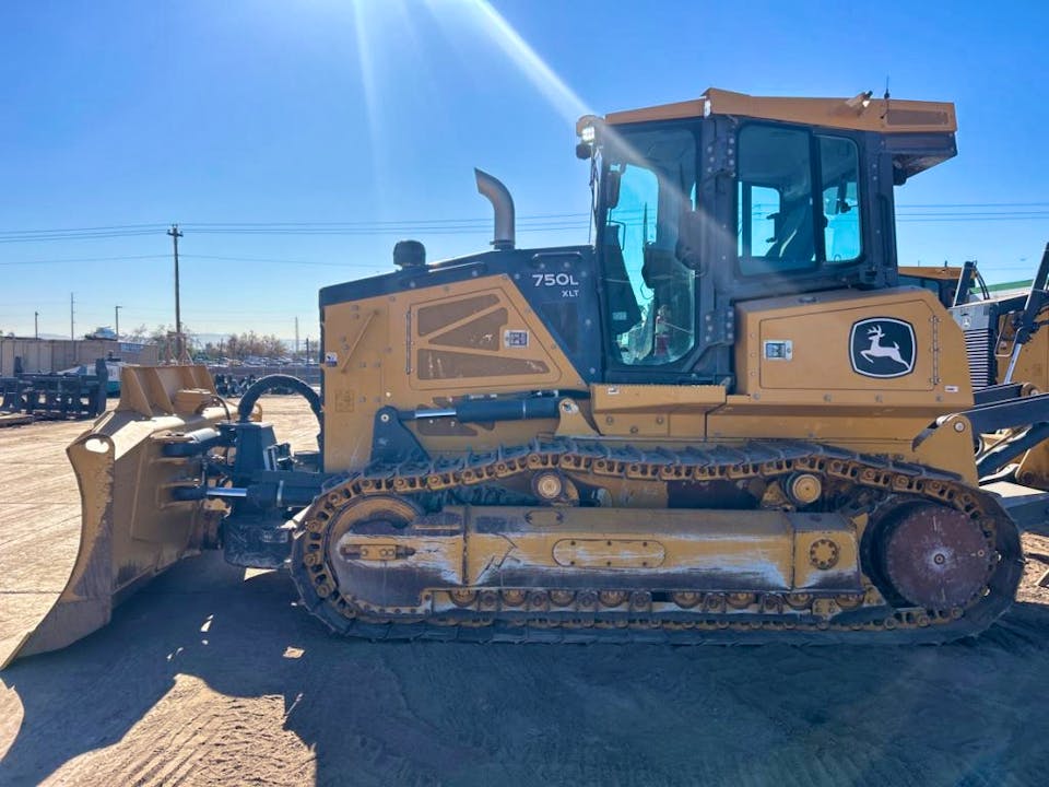 John Deere 750L