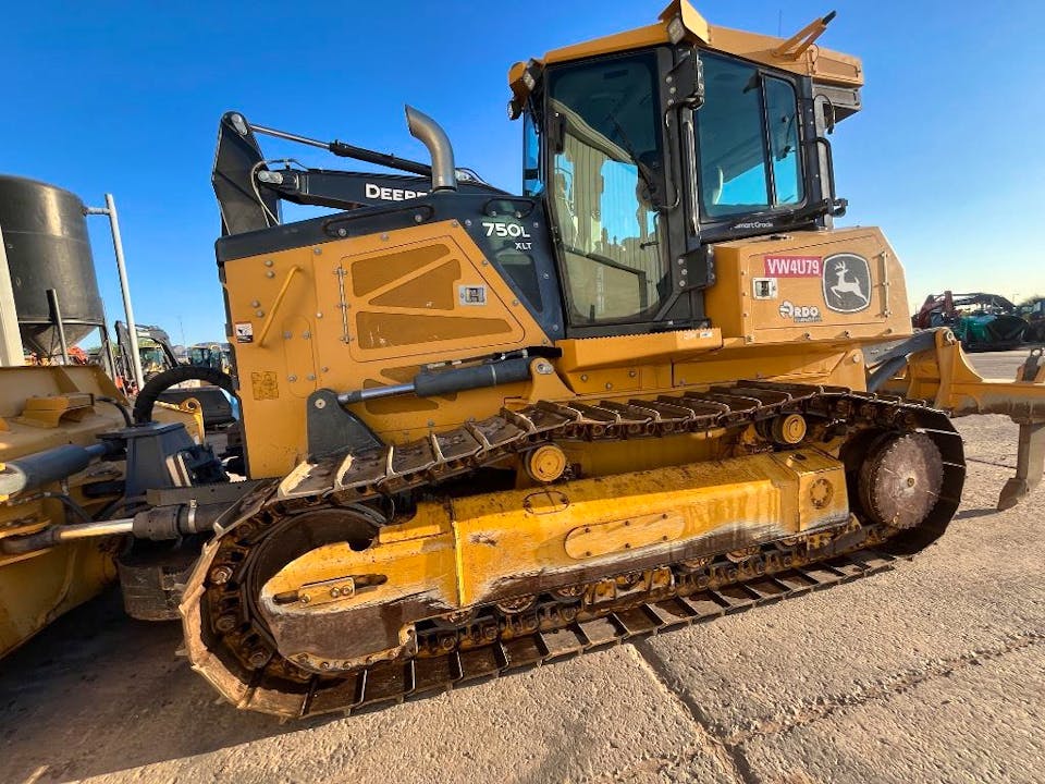 John Deere 750L