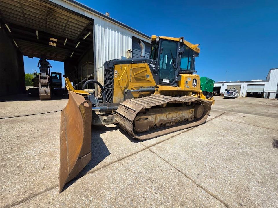 John Deere 750L