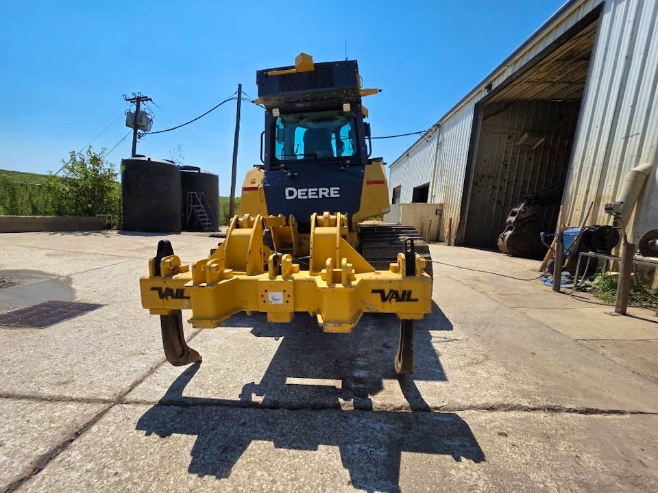 John Deere 750L