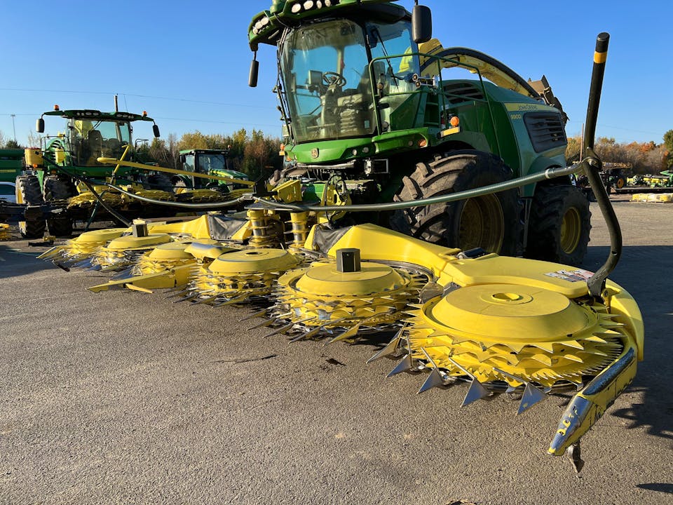 John Deere 772