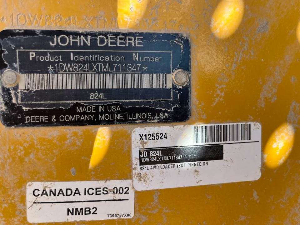 John Deere 824L