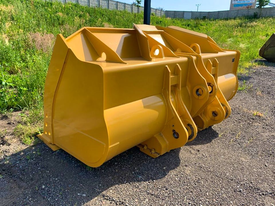 John Deere 824L6.25P