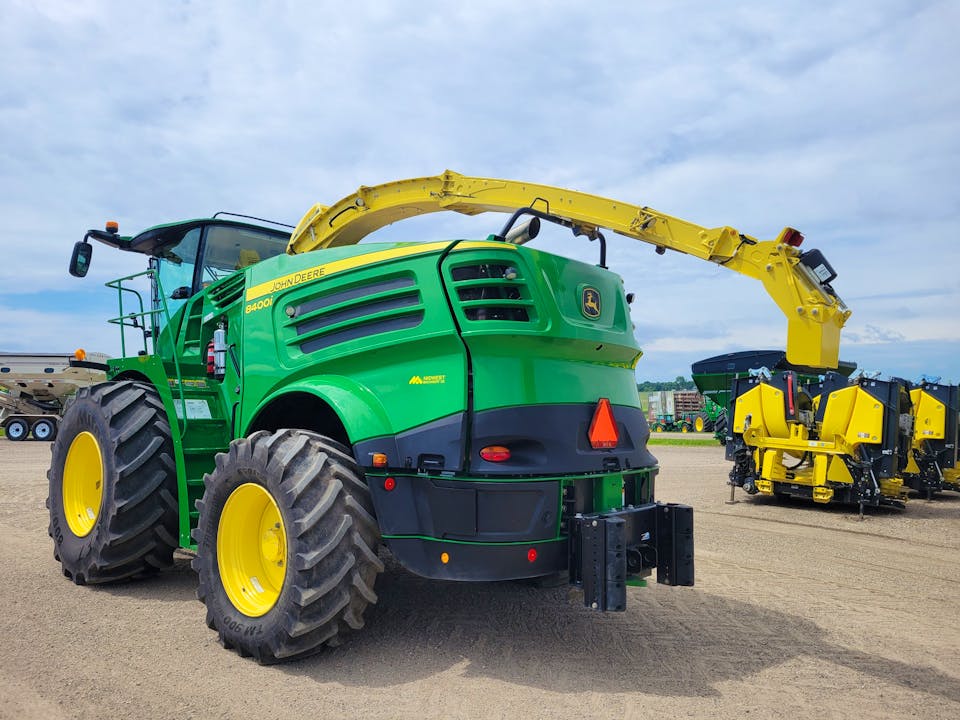 John Deere 8400