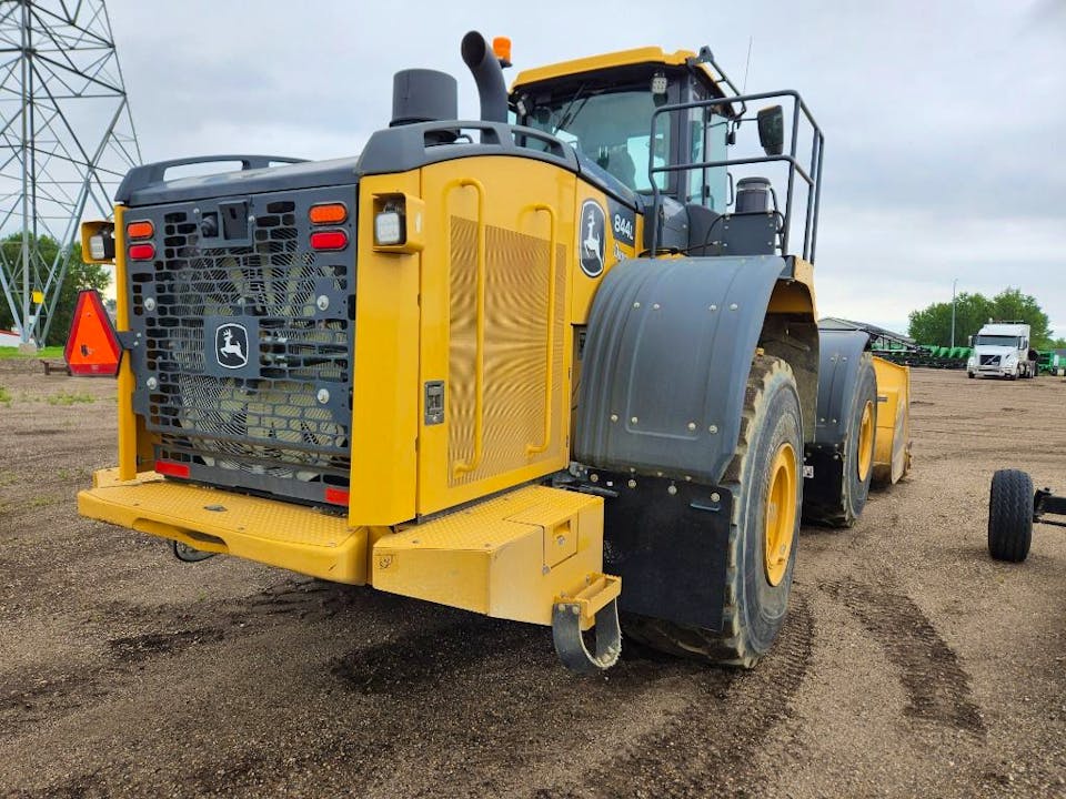 John Deere 844L
