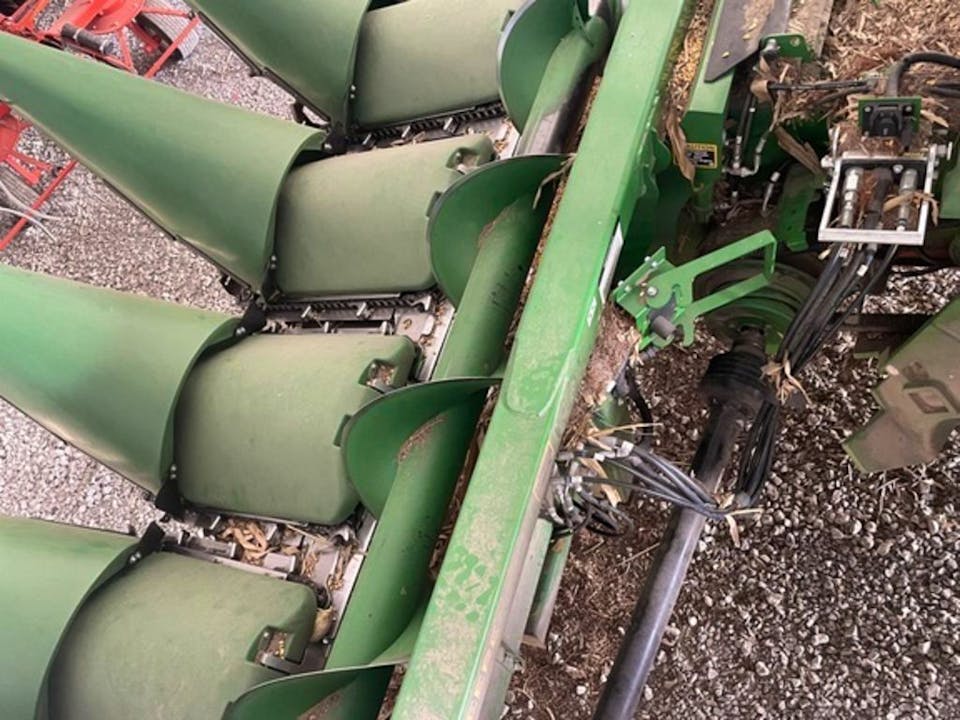 John Deere C8R