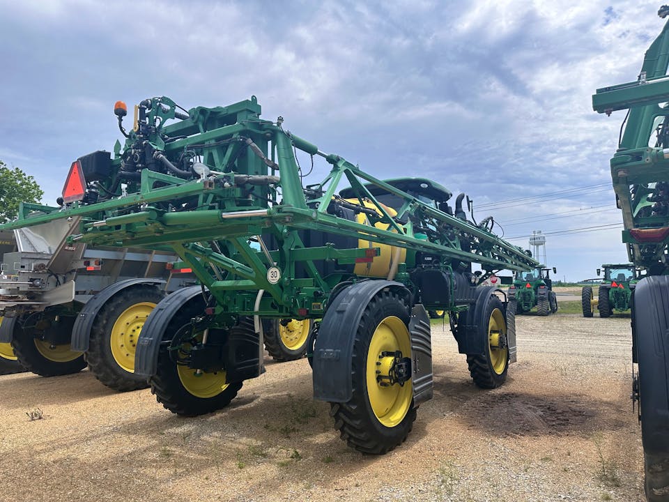 John Deere R4030