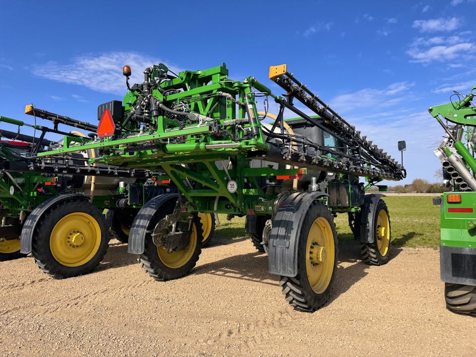 John Deere R4038