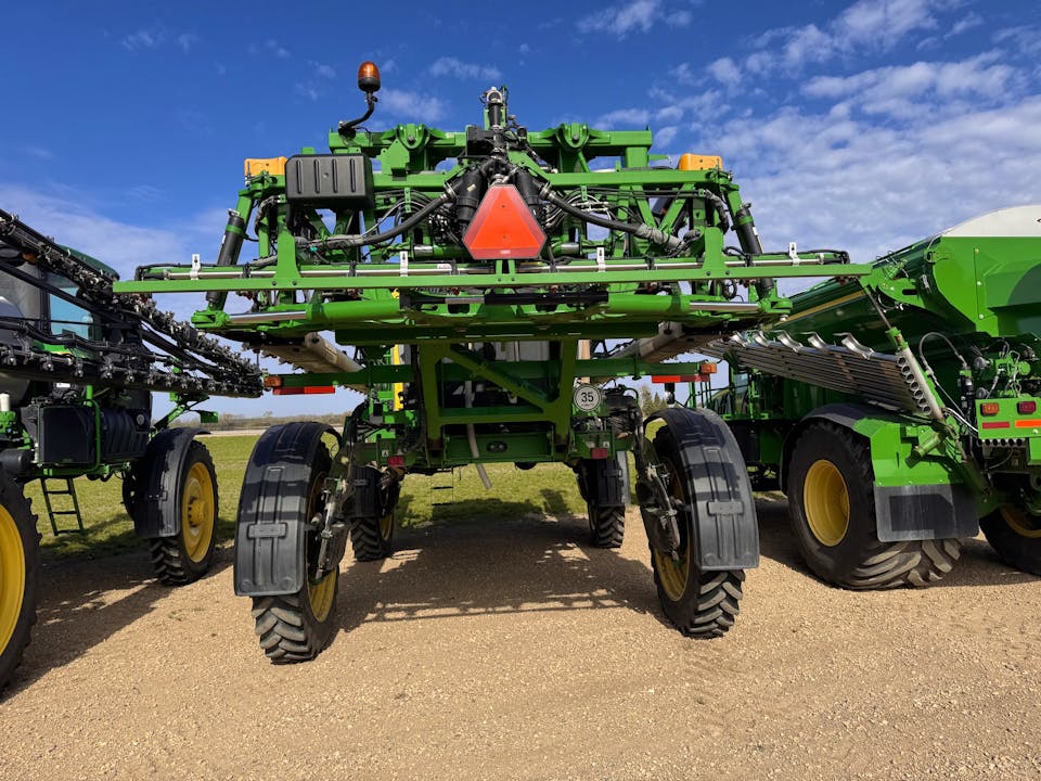 John Deere R4038