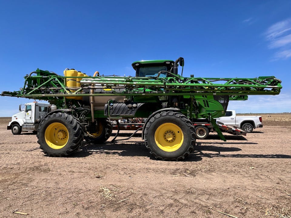 John Deere R4038