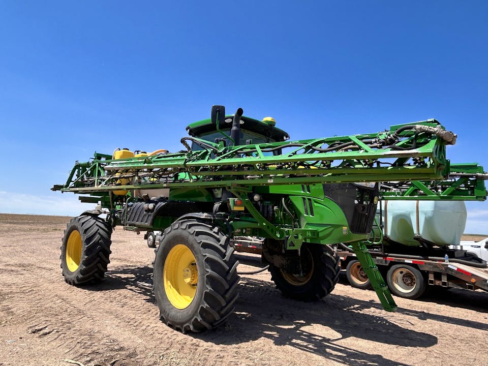 John Deere R4038