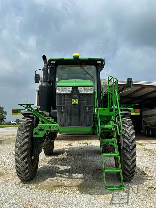 John Deere R4045
