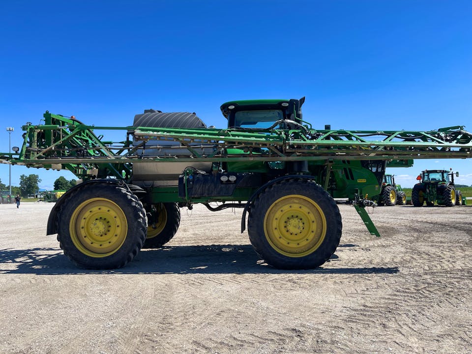 John Deere R4045