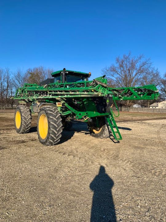 John Deere R4045