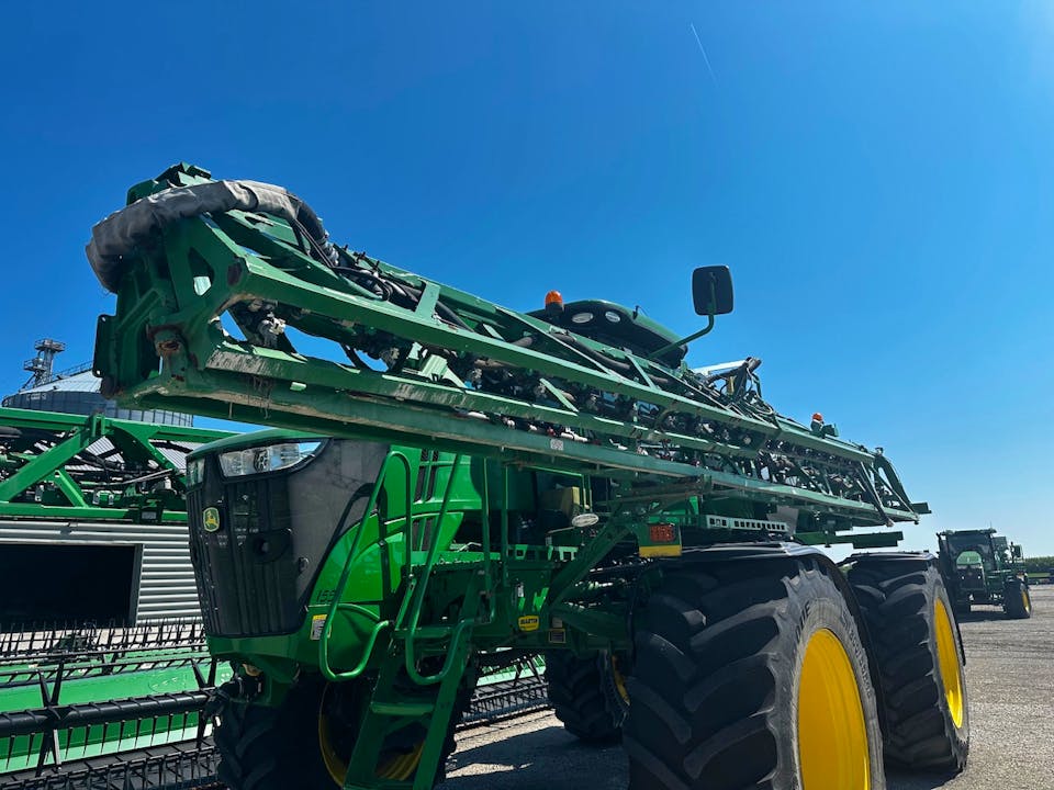 John Deere R4060