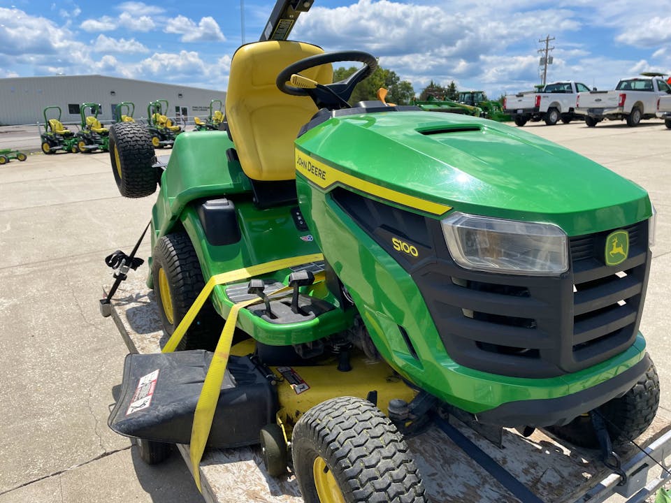 John Deere S100