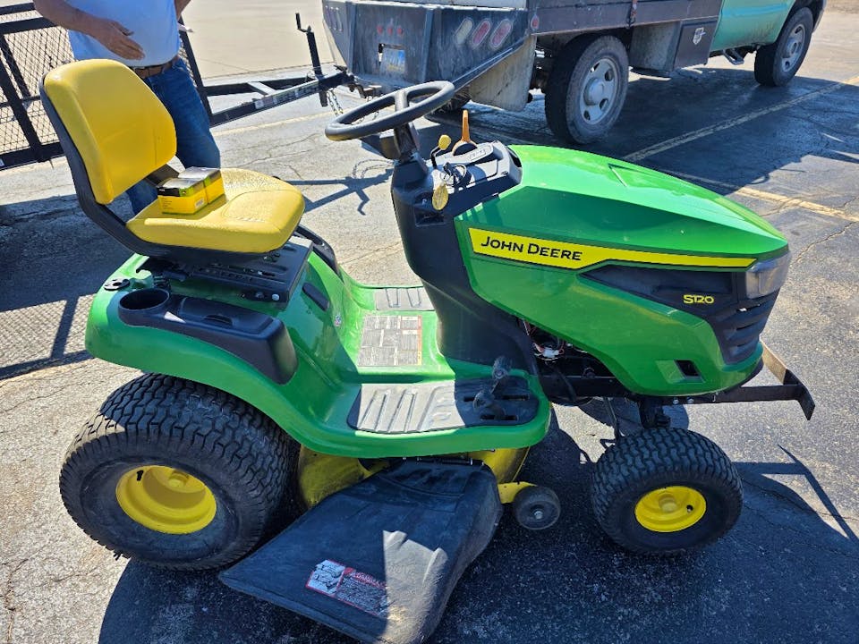 John Deere S120