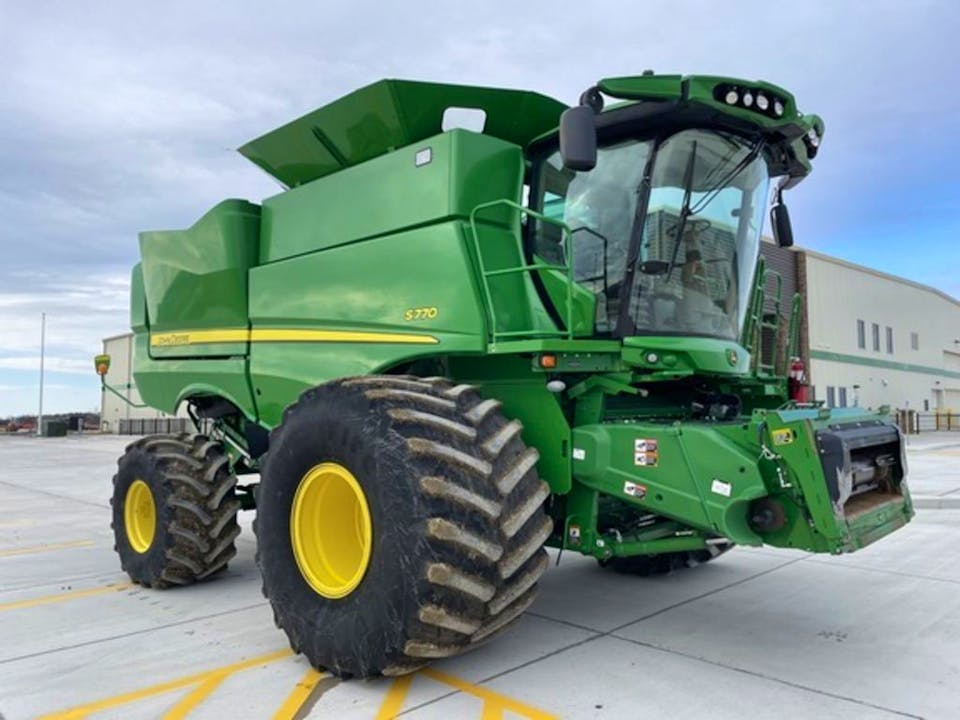John Deere S770