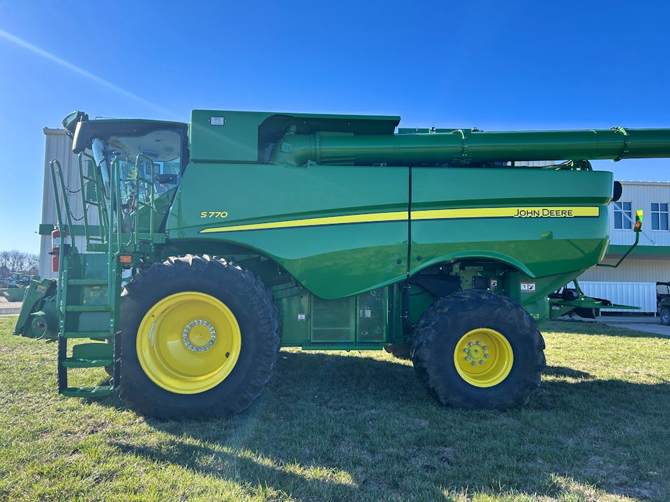 John Deere S770