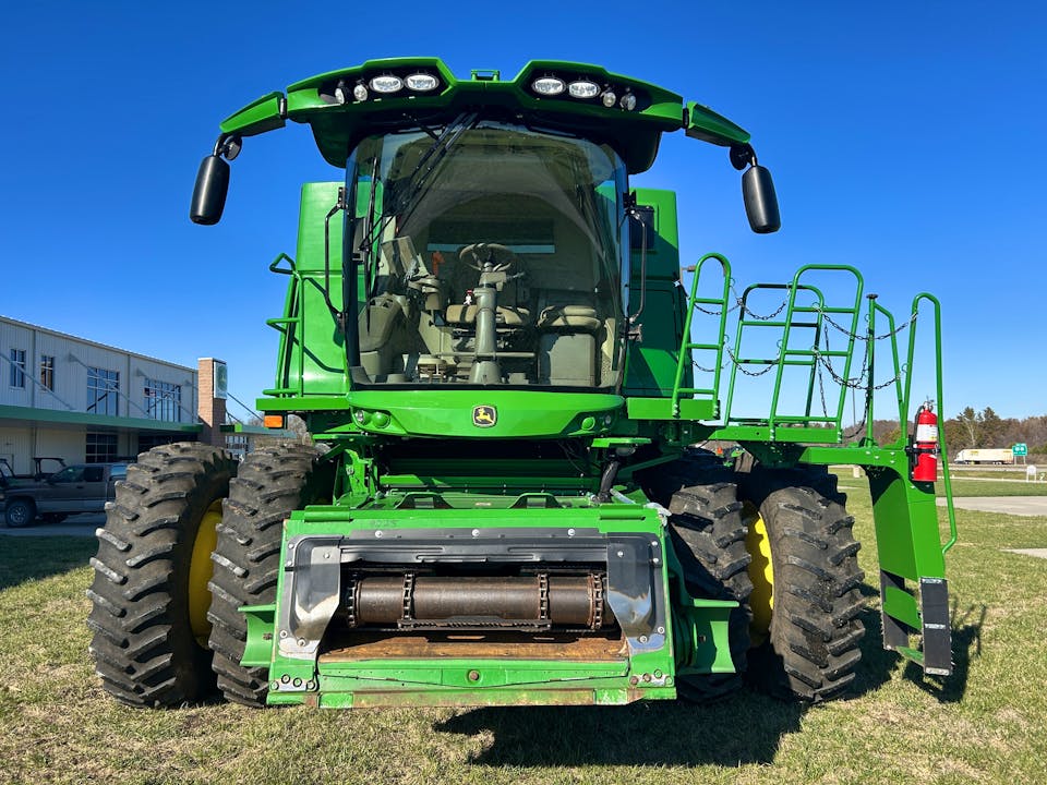 John Deere S770
