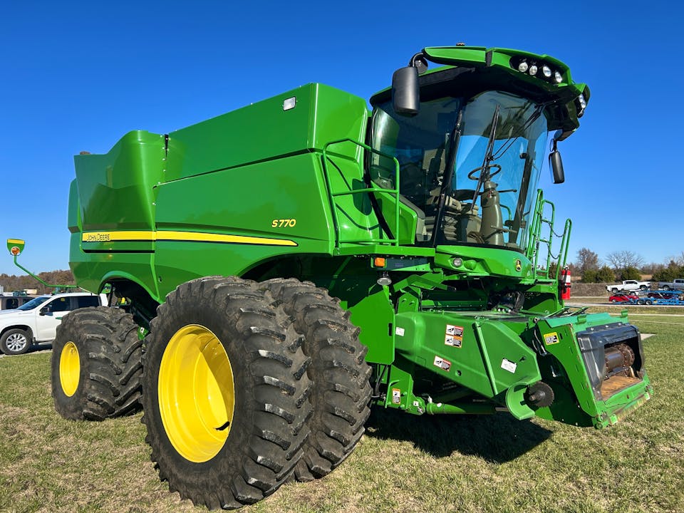 John Deere S770
